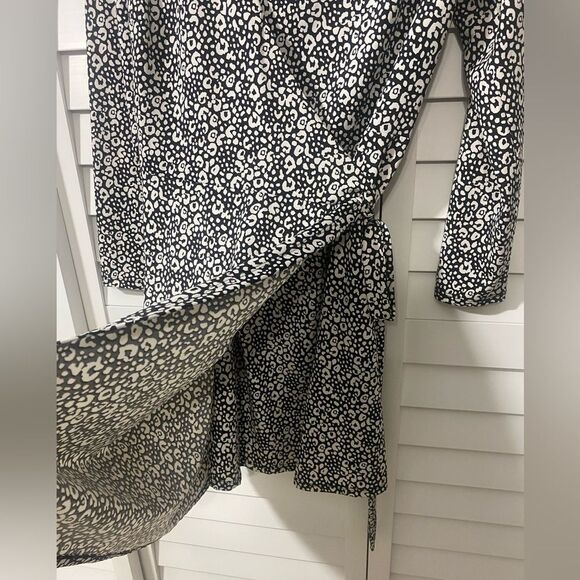 Black and White Wrap Dress - Picture 5 of 6